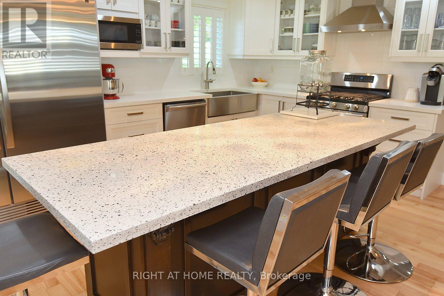 2030 GOVERNORS ROAD - 15