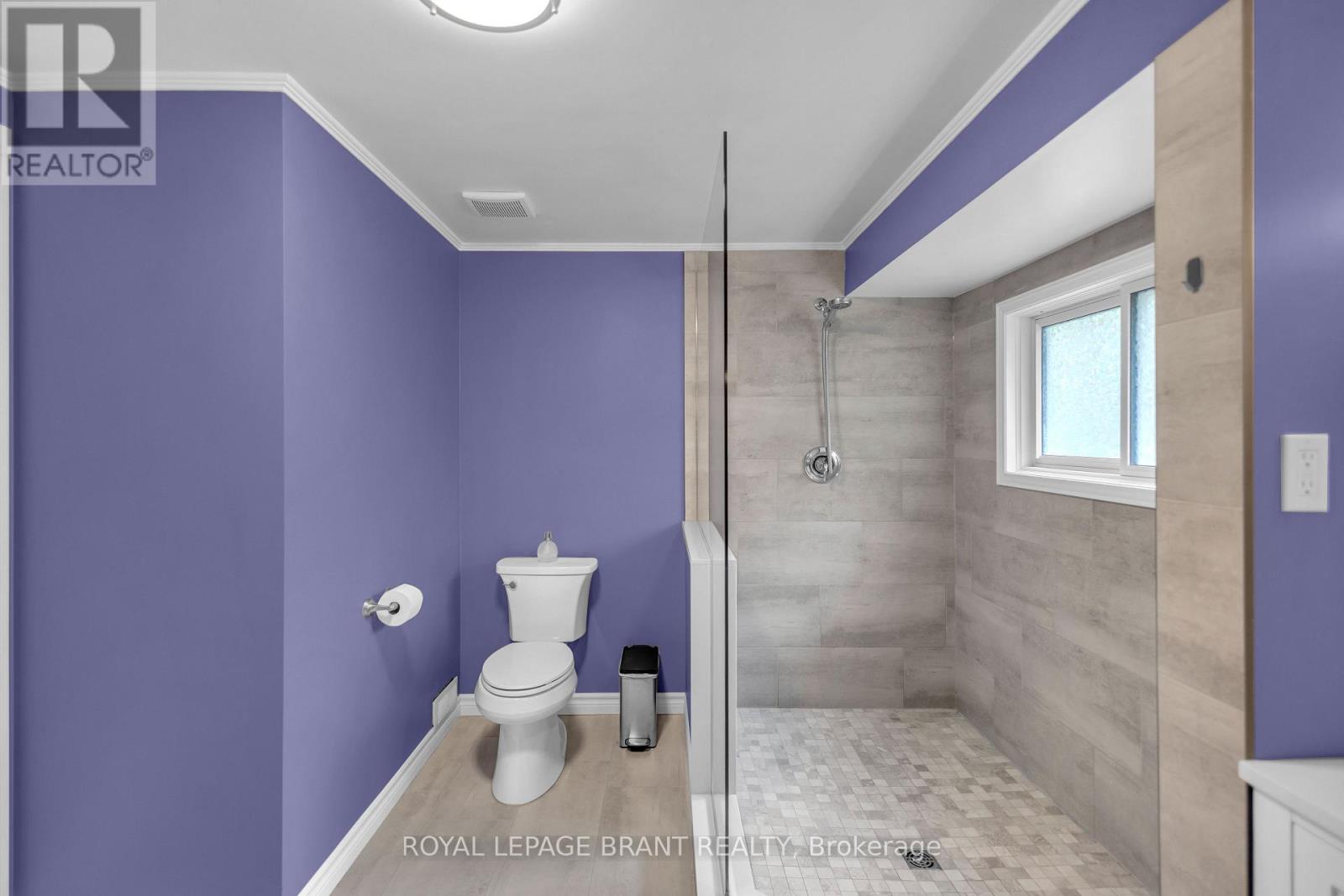 490 DEVONSHIRE AVENUE - 26