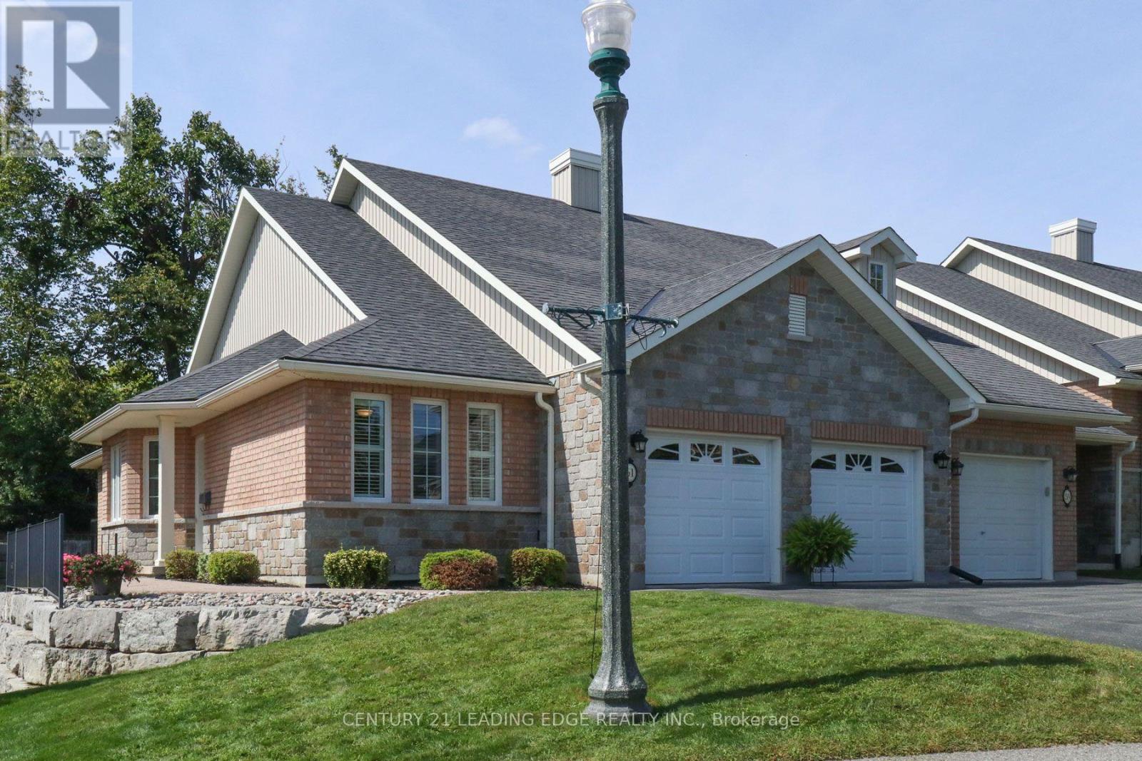 100 - 61 VILLAGE CRESCENT, Peterborough (Otonabee Ward 1) — photo 2