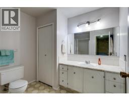 840 Liban Court, Kelowna, BC V1Y8B5 Photo 24