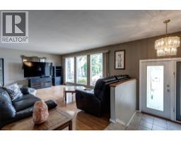 Living room - 840 Liban Court, Kelowna, BC V1Y8B5 Photo 14