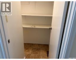 Kitchen - A/b 2123 Reynolds Street, Regina, SK S4N3N2 Photo 9