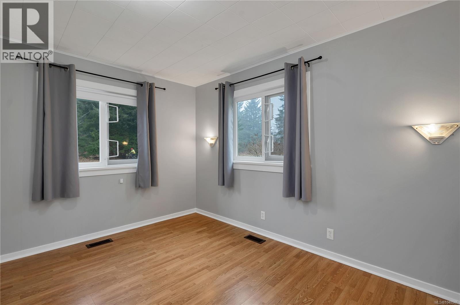 1260 Sayward Rd - 10