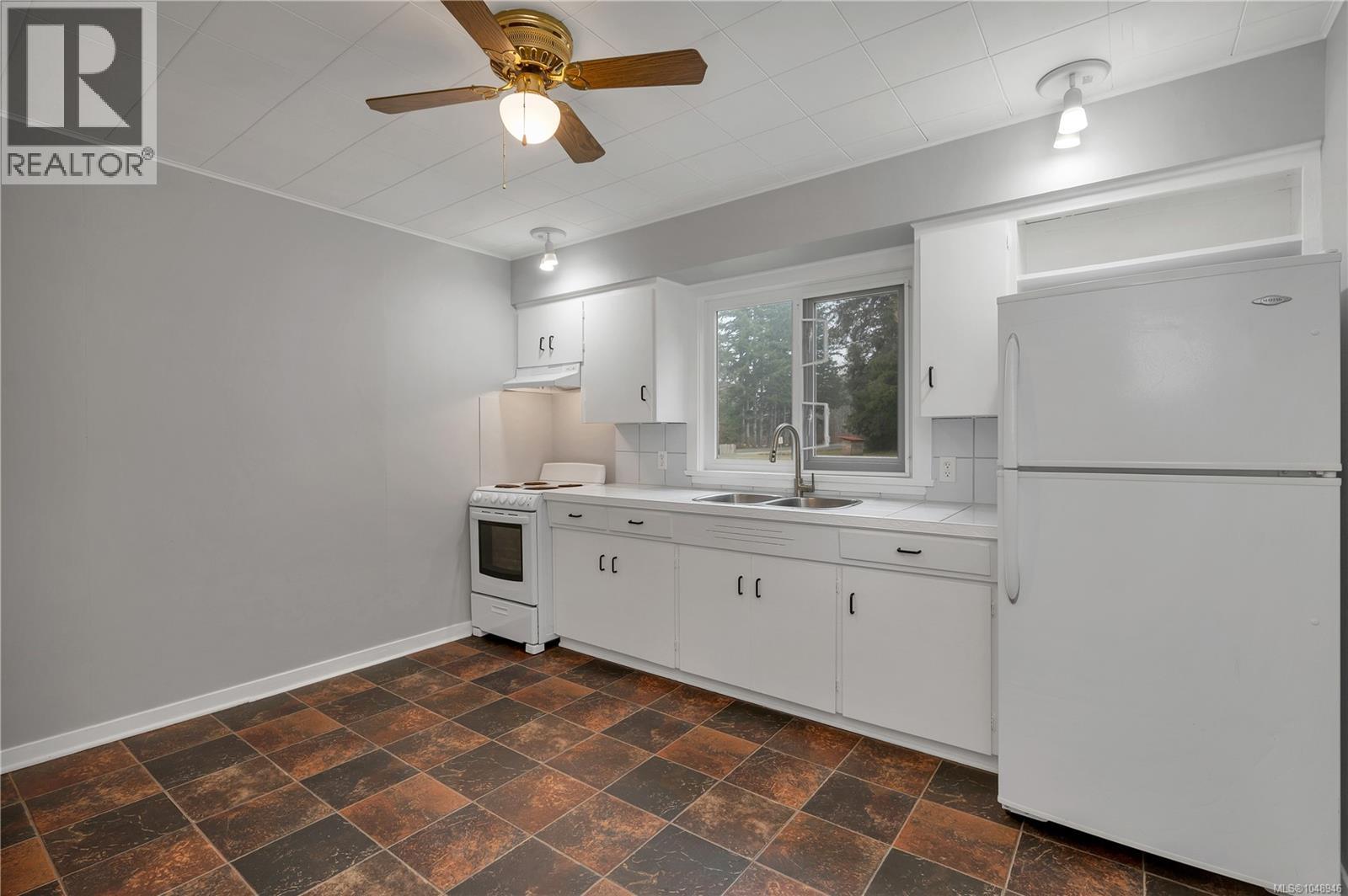1260 Sayward Rd - 5