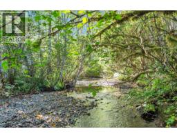 1260 Sayward Rd, Sayward, BC V0P1R0 Photo 35