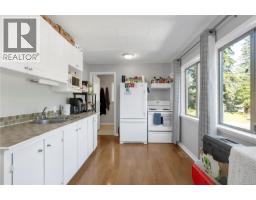 1260 Sayward Rd, Sayward, BC V0P1R0 Photo 37