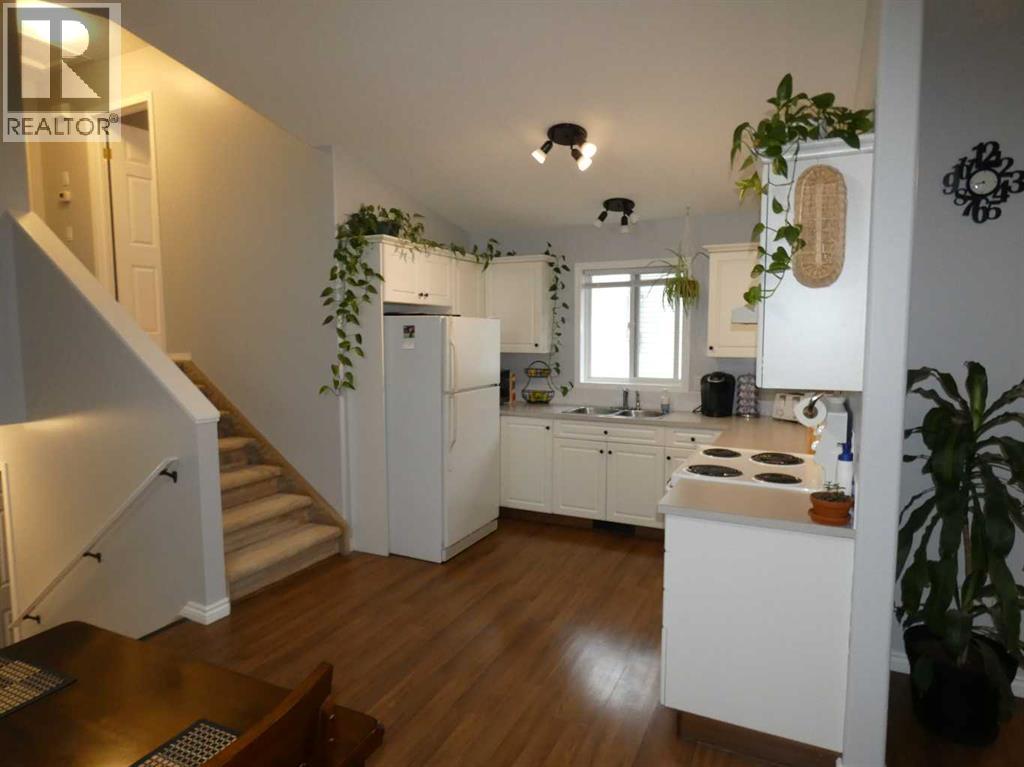 9403 128 Avenue - 7