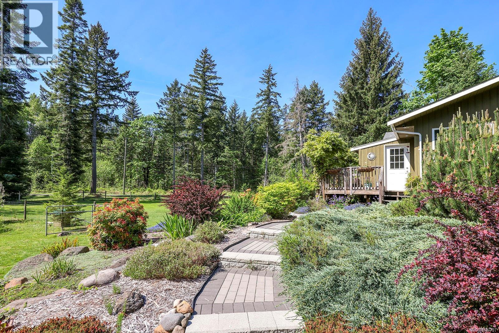 5427 Wildwood Rd - 5