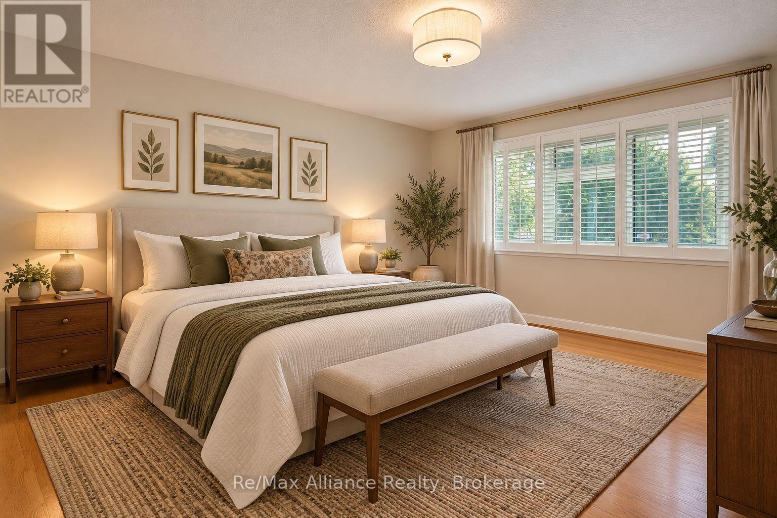 410 THE KINGSWAY - 24