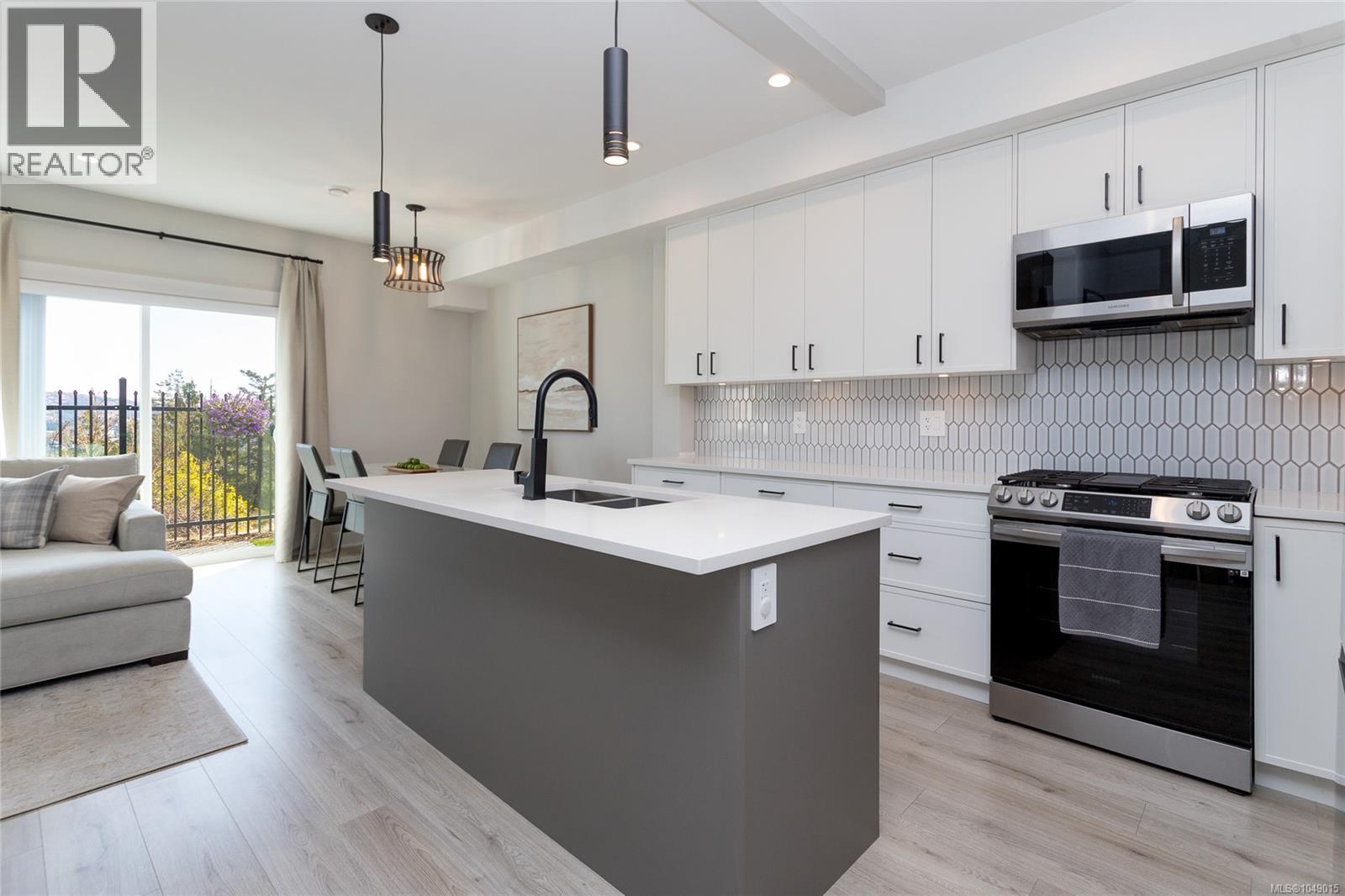 1123 Moonstone Loop - 16