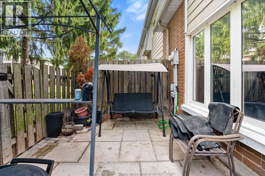 #15 6728 ROSE-VILLE GARDEN DRIVE - 29