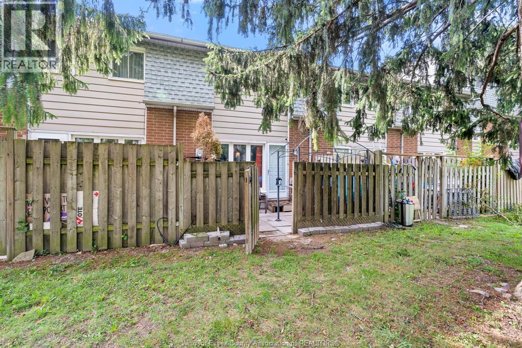 #15 6728 ROSE-VILLE GARDEN DRIVE - 30