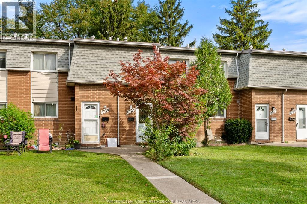 #15 6728 ROSE-VILLE GARDEN DRIVE - 35