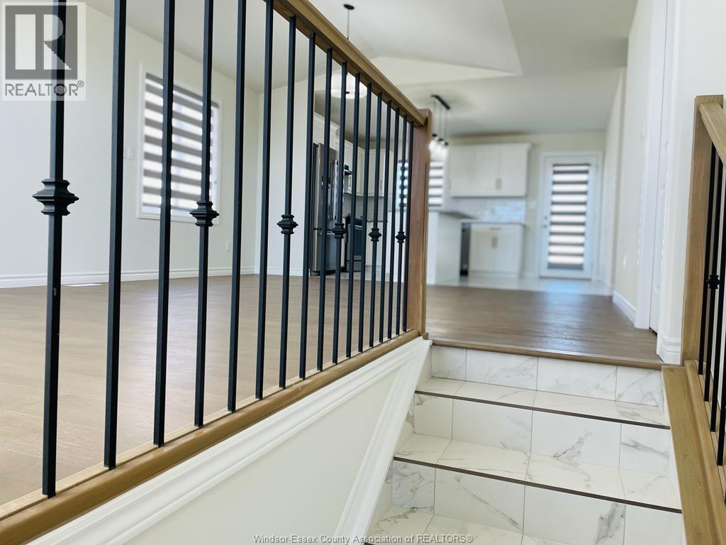 393 MULBERRY LANE, Lakeshore — photo 3