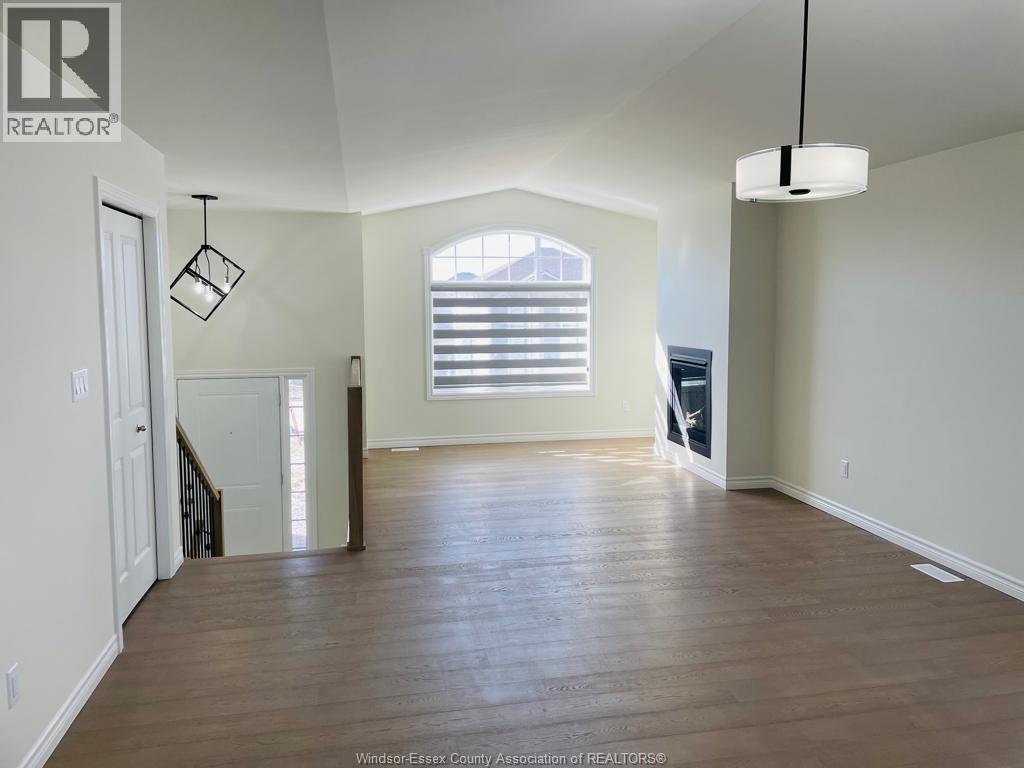 393 MULBERRY LANE, Lakeshore — photo 7