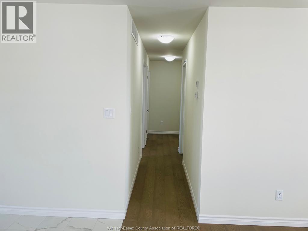 393 MULBERRY LANE, Lakeshore — photo 8