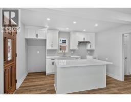 Kitchen - 220 East 13th Street, Hamilton, ON L9A3Z7 Photo 9