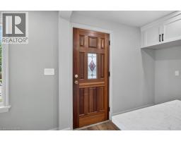 Living room - 220 East 13th Street, Hamilton, ON L9A3Z7 Photo 8