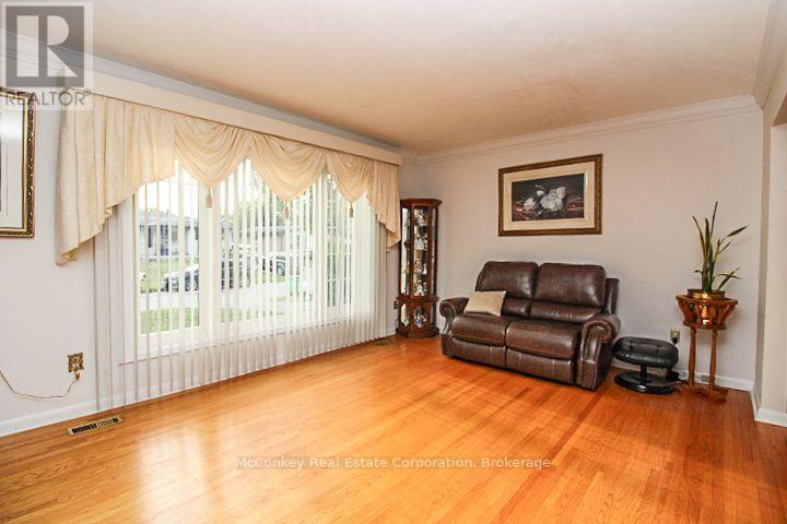 492 ROBERT ROAD - 17
