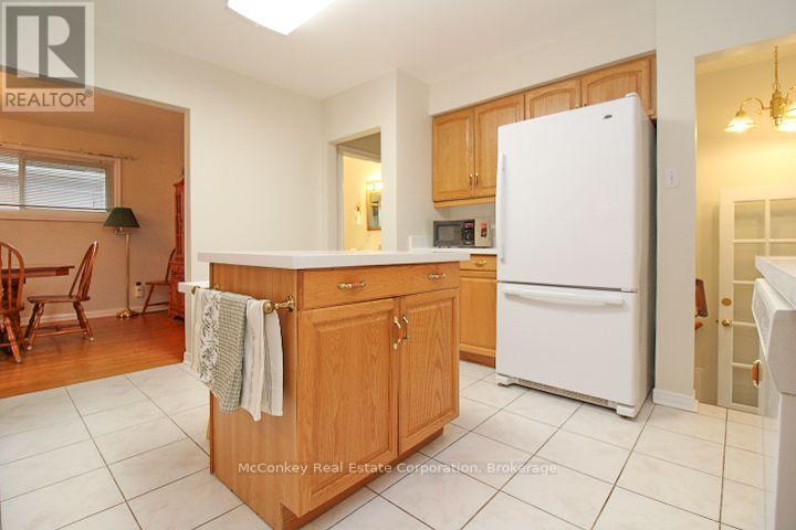 492 ROBERT ROAD - 24