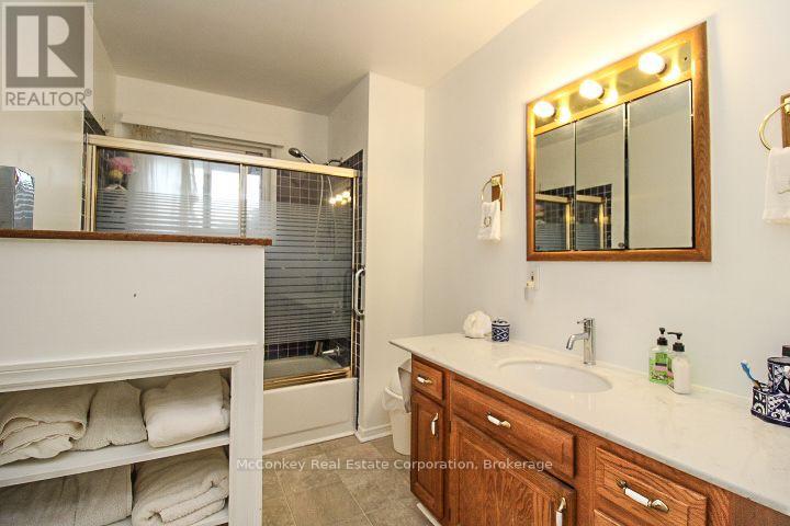 492 ROBERT ROAD - 29