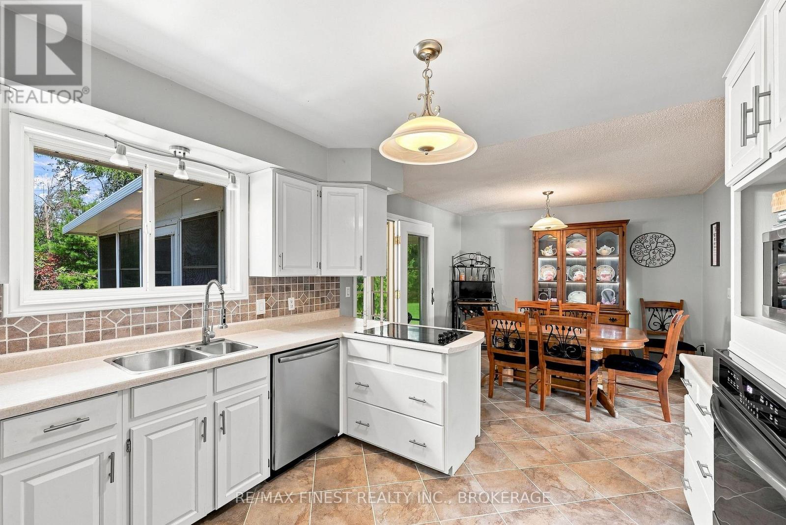 995 BRIDGE STREET W - Image 16
