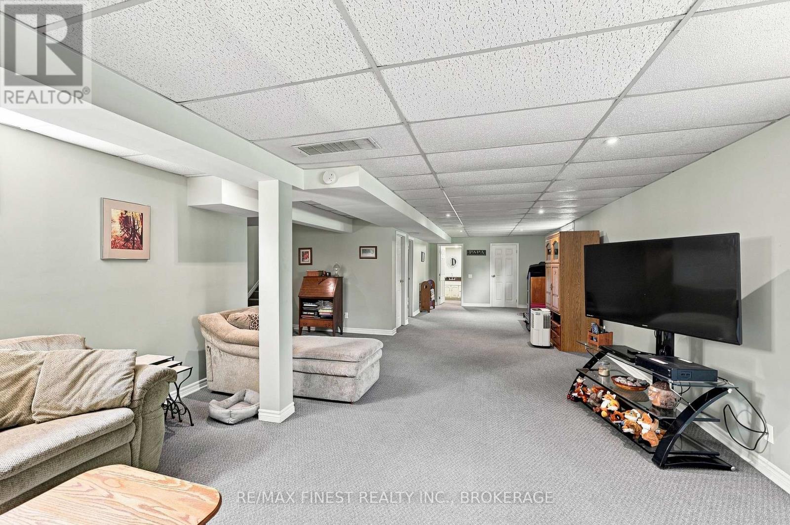 995 BRIDGE STREET W - Image 27