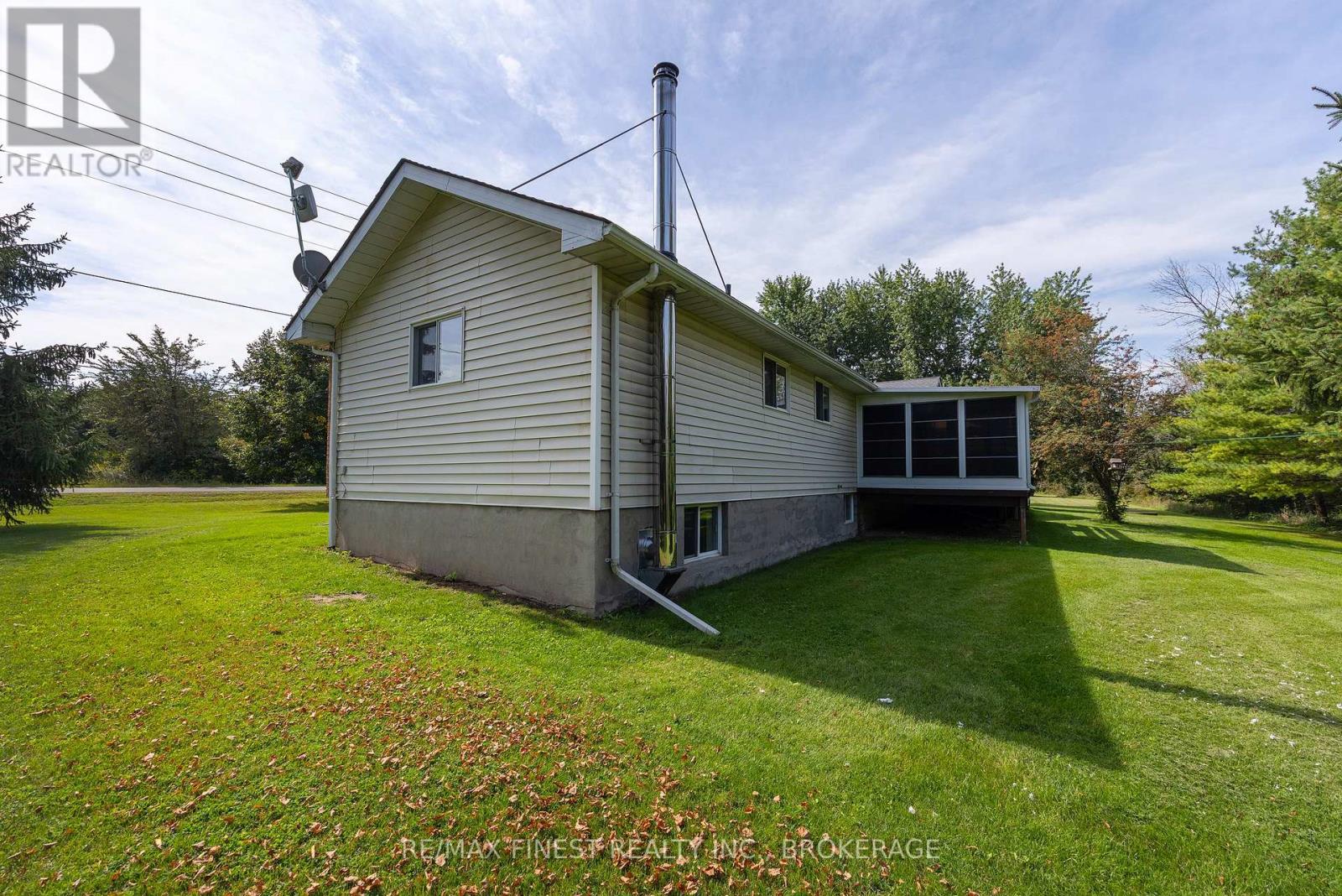 995 BRIDGE STREET W - Image 44