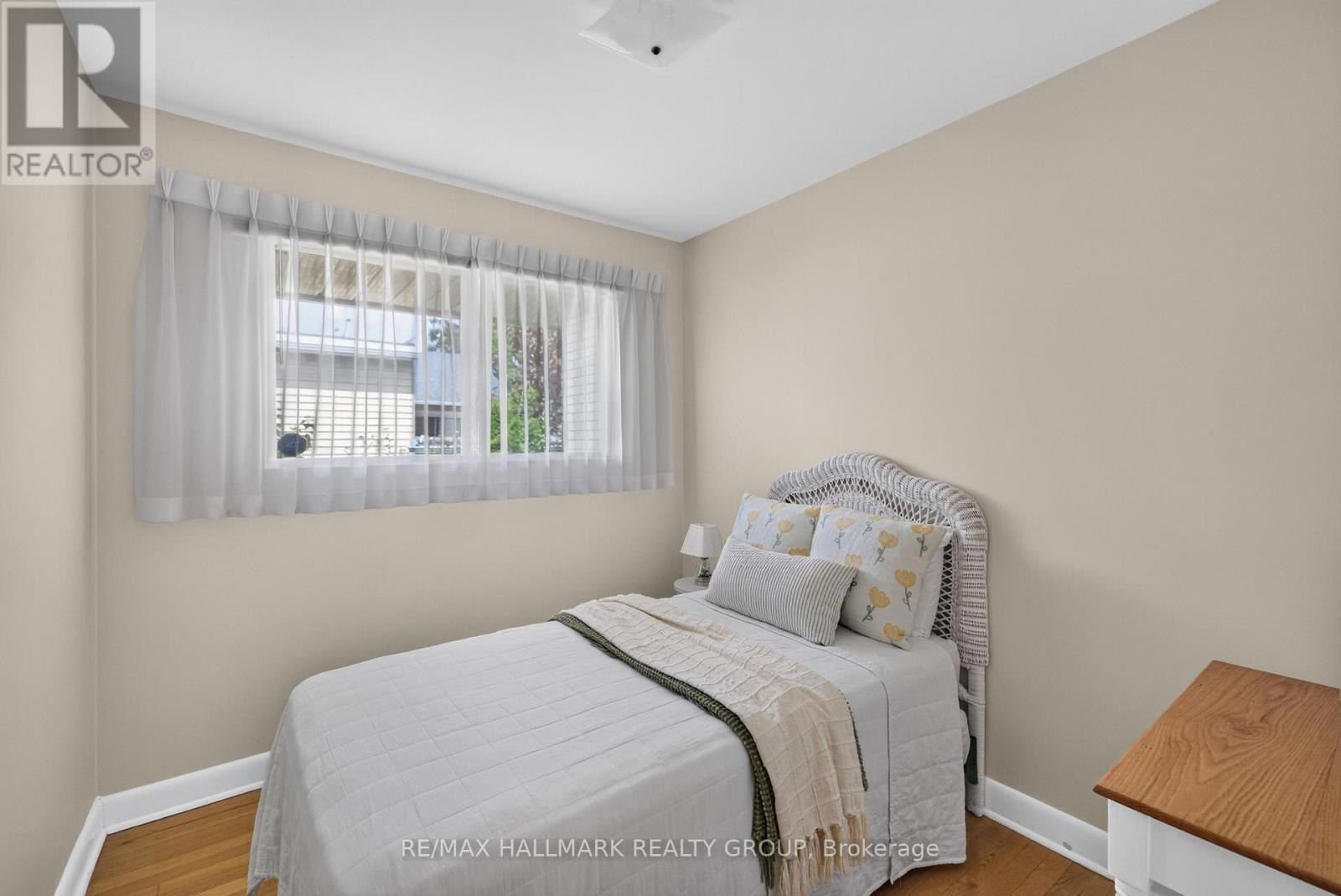 3 Bed, 2 Bath House for Sale in Ottawa – 811 IROQUOIS ROAD, Ottawa – MLS# X13760050 - Image 20