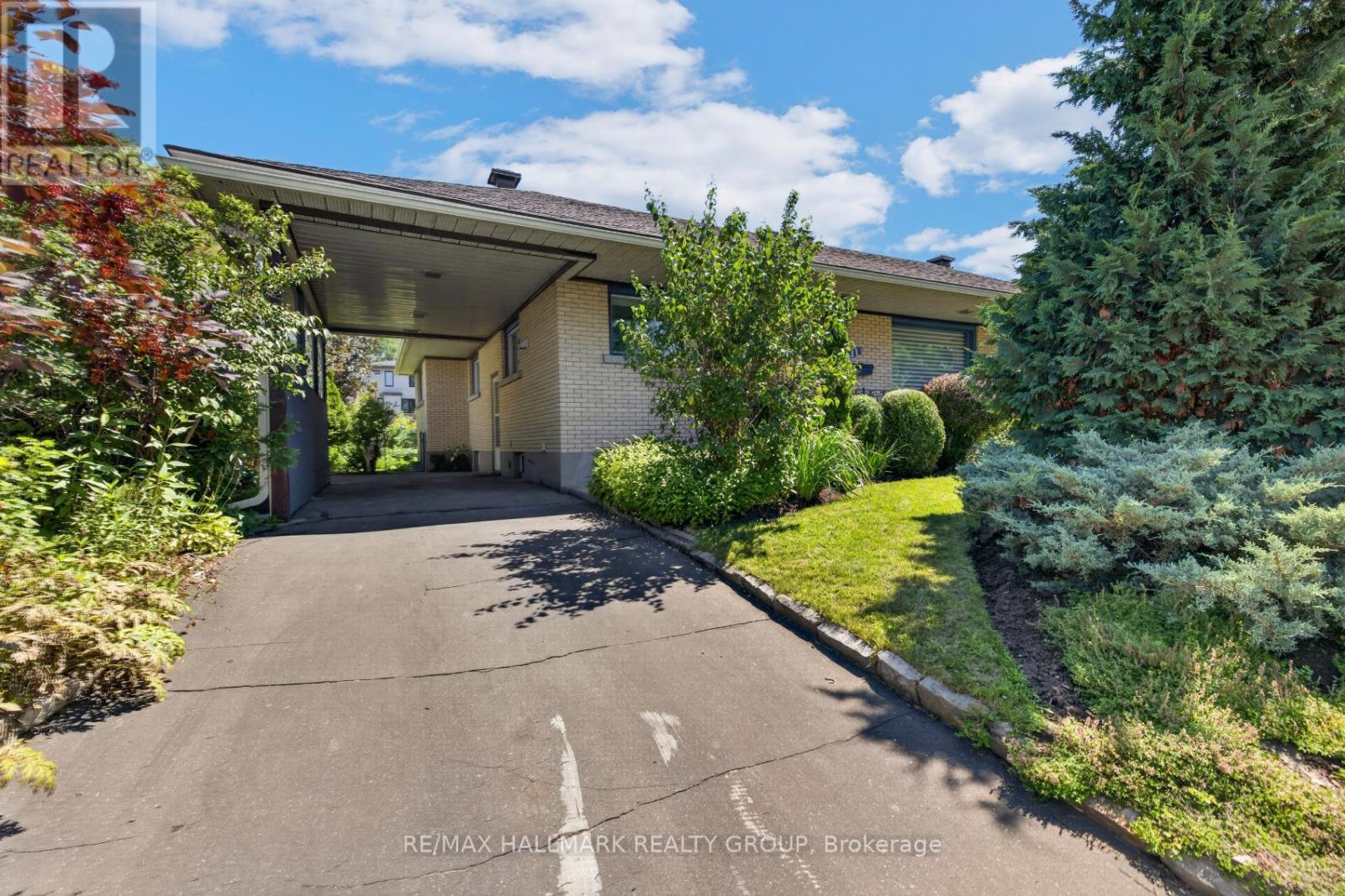 811 IROQUOIS ROAD - 3