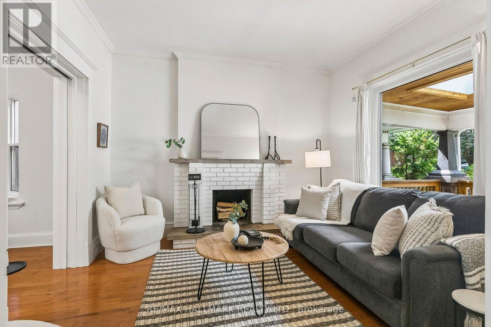301 WAVERLEY ROAD - 5
