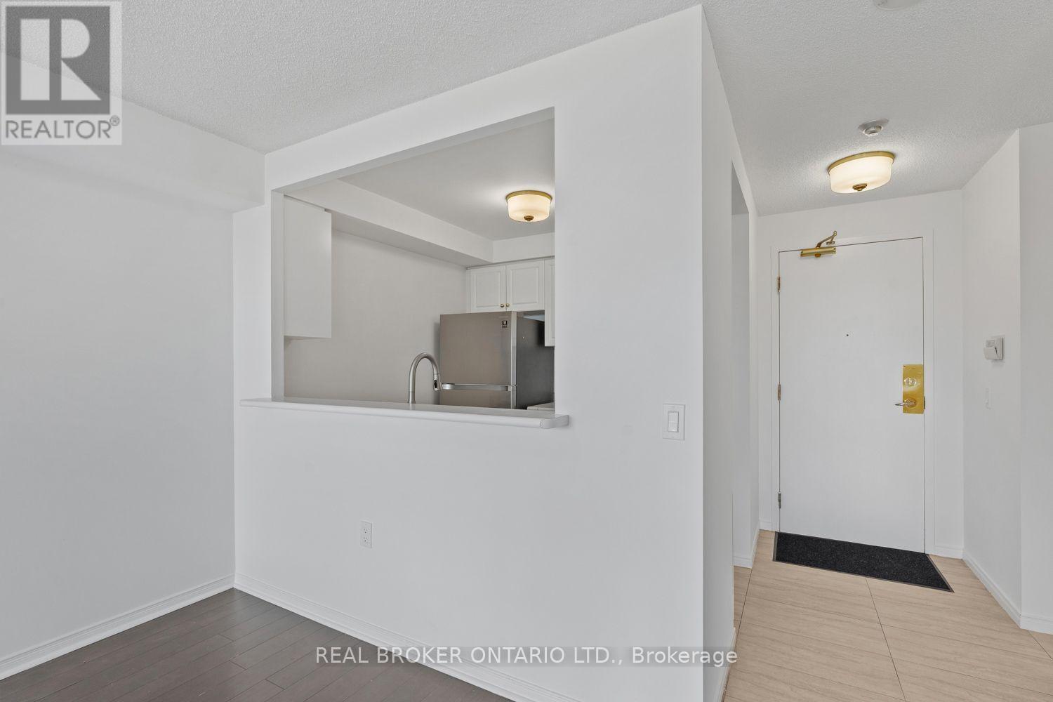#703 5001 FINCH AVENUE E - 19