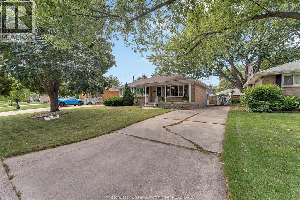 923 GREENDALE DRIVE - 2