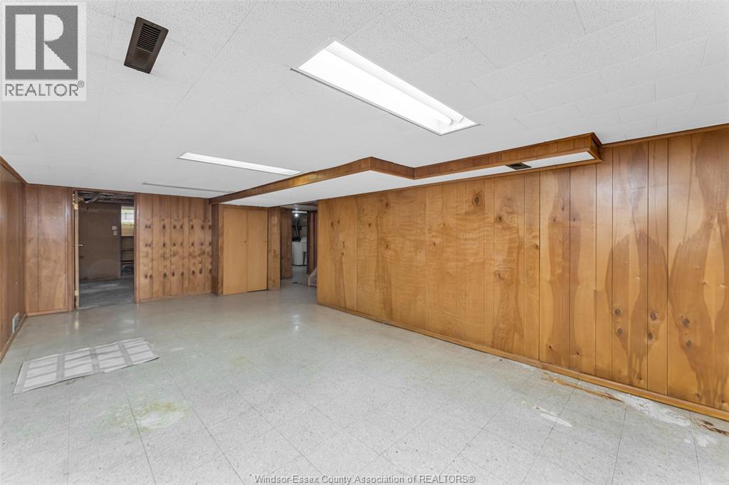 923 GREENDALE DRIVE - 24