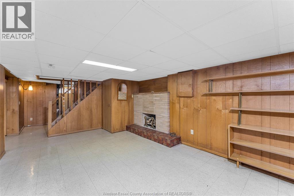 923 GREENDALE DRIVE - 27