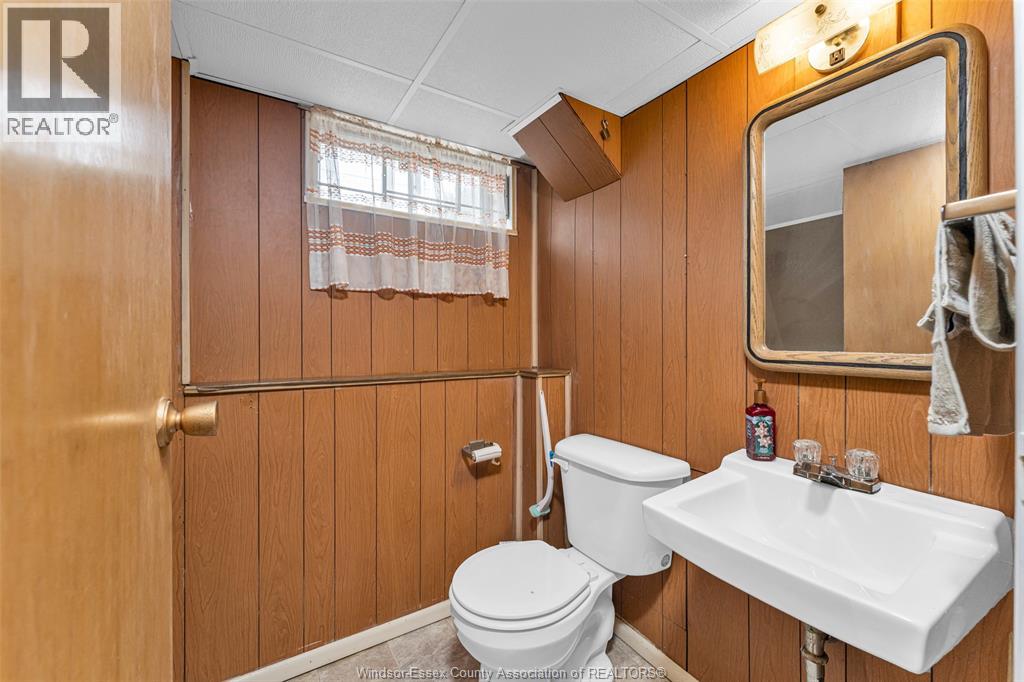 923 GREENDALE DRIVE - 28