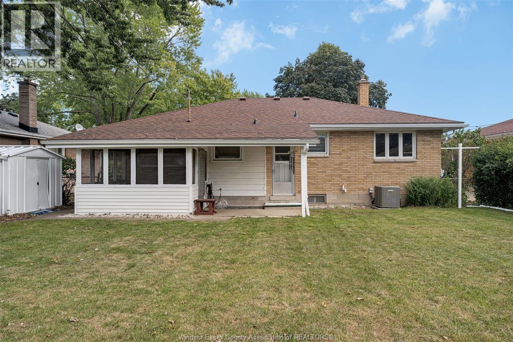 923 GREENDALE DRIVE - 32