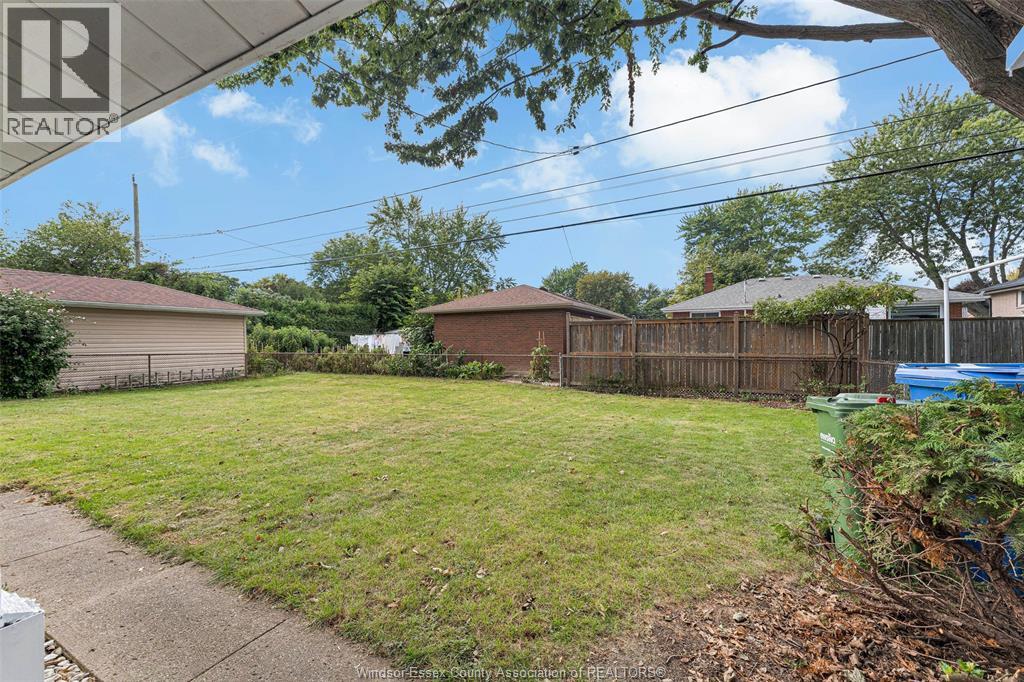 923 GREENDALE DRIVE - 35
