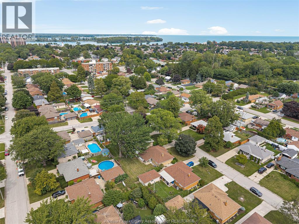 923 GREENDALE DRIVE - 40
