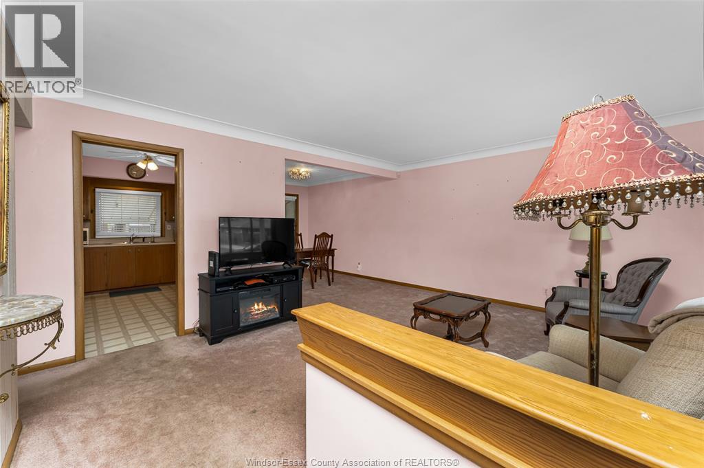 923 GREENDALE DRIVE - 8
