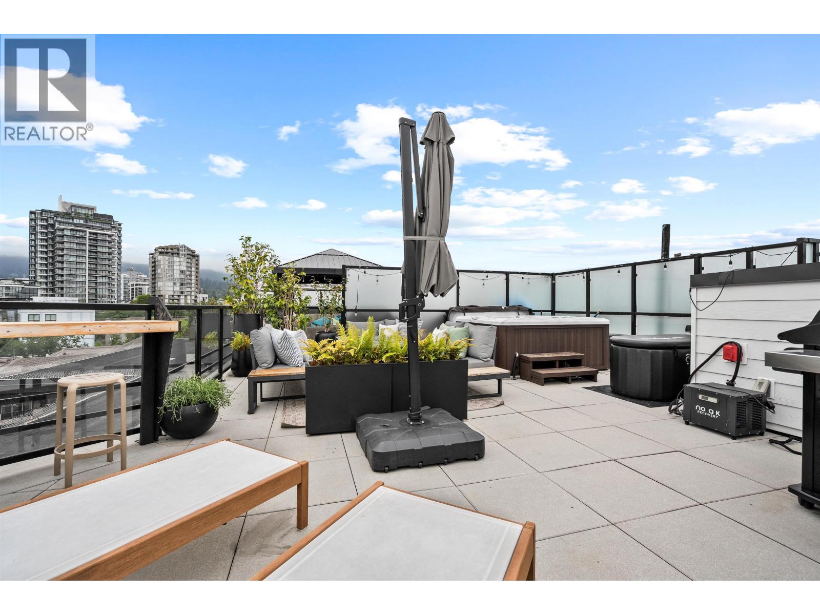 614 108 E 8TH STREET, North Vancouver — photo 1