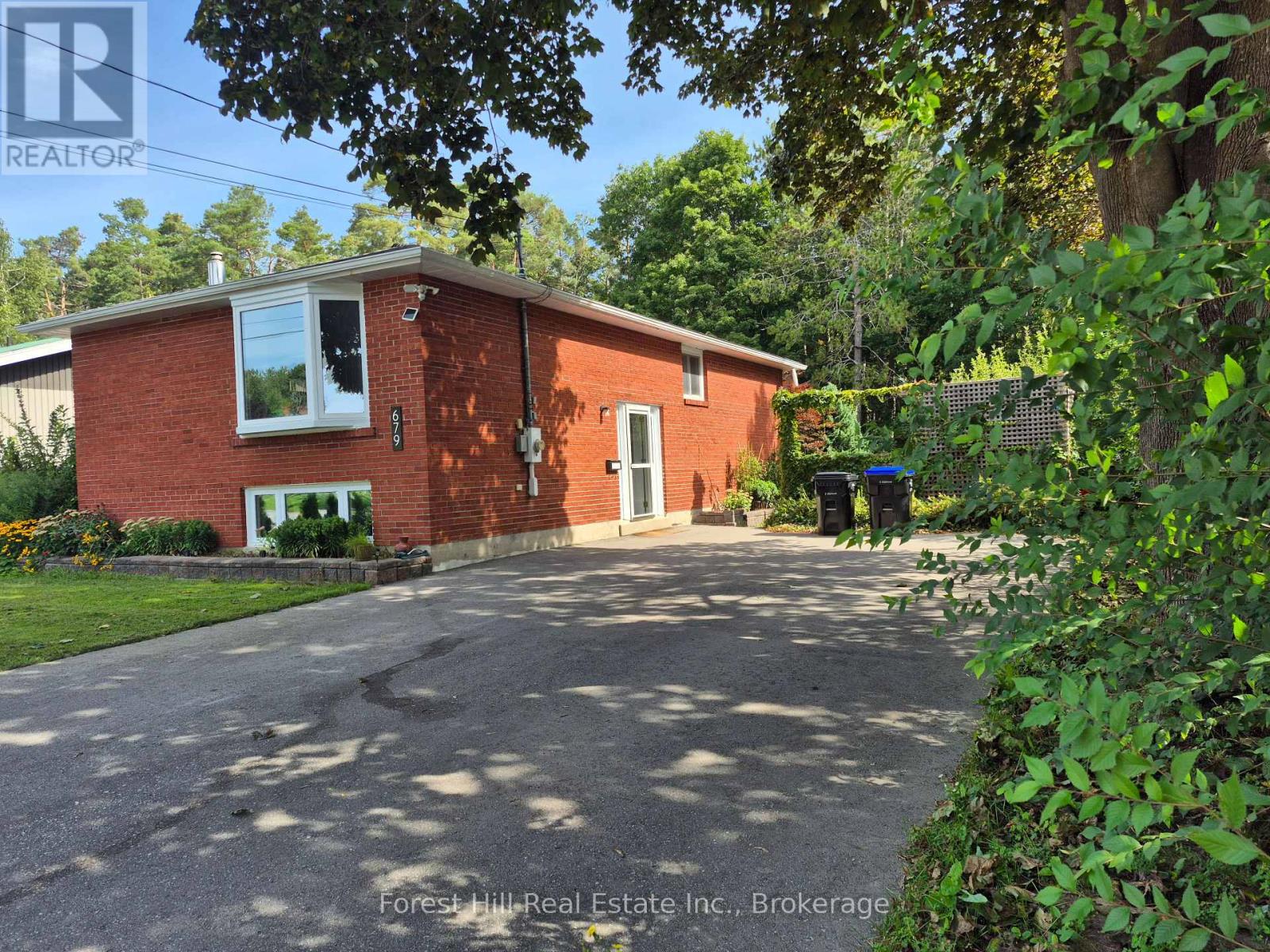 679 SIMCOE AVENUE W - 1