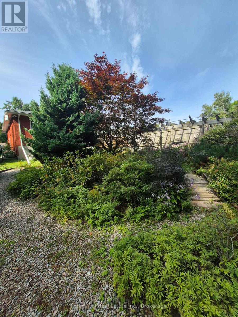 679 SIMCOE AVENUE W - 22