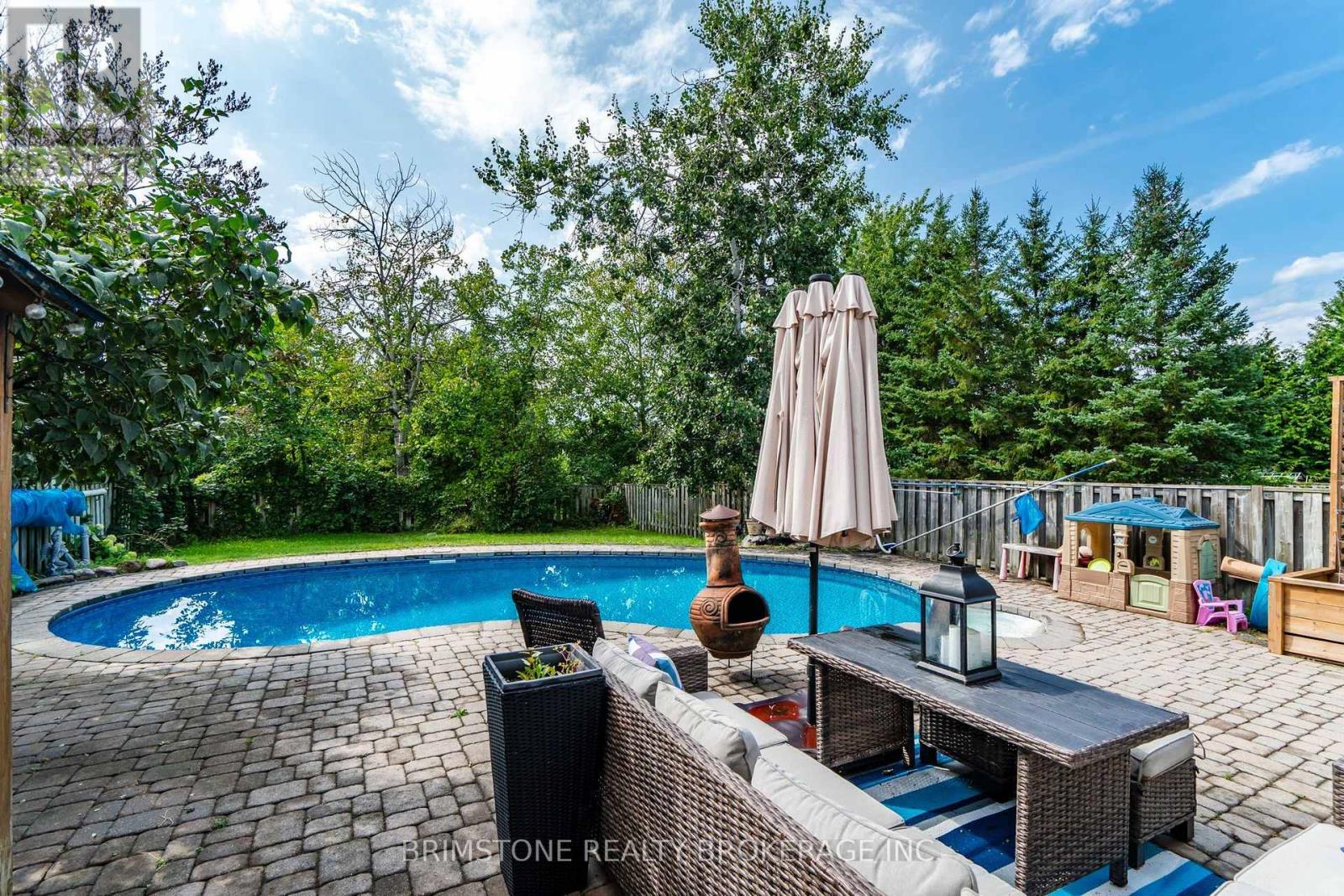 24 STONEYBROOK CRESCENT - Image 32