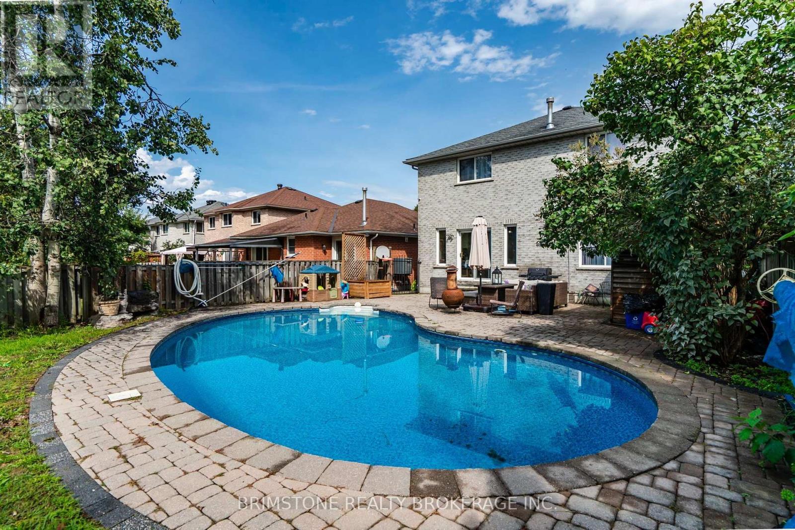 24 STONEYBROOK CRESCENT - Image 38