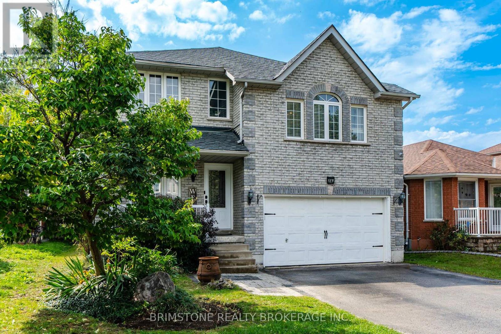 24 STONEYBROOK CRESCENT - 42
