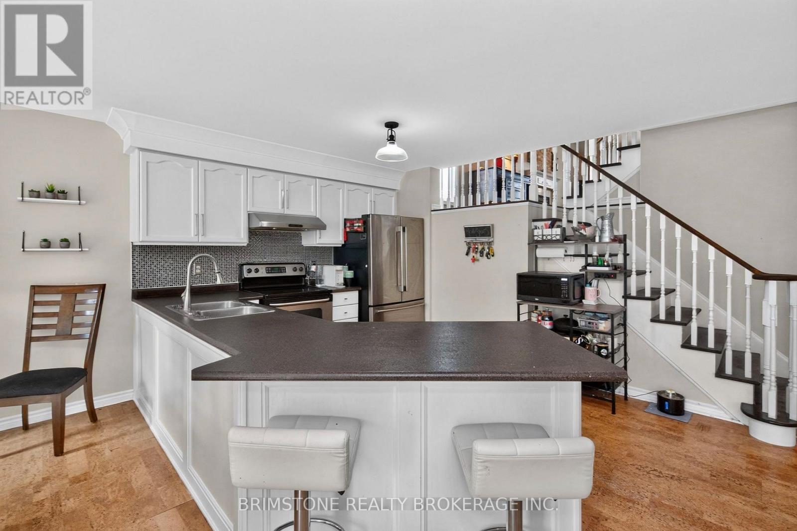 24 STONEYBROOK CRESCENT - 6