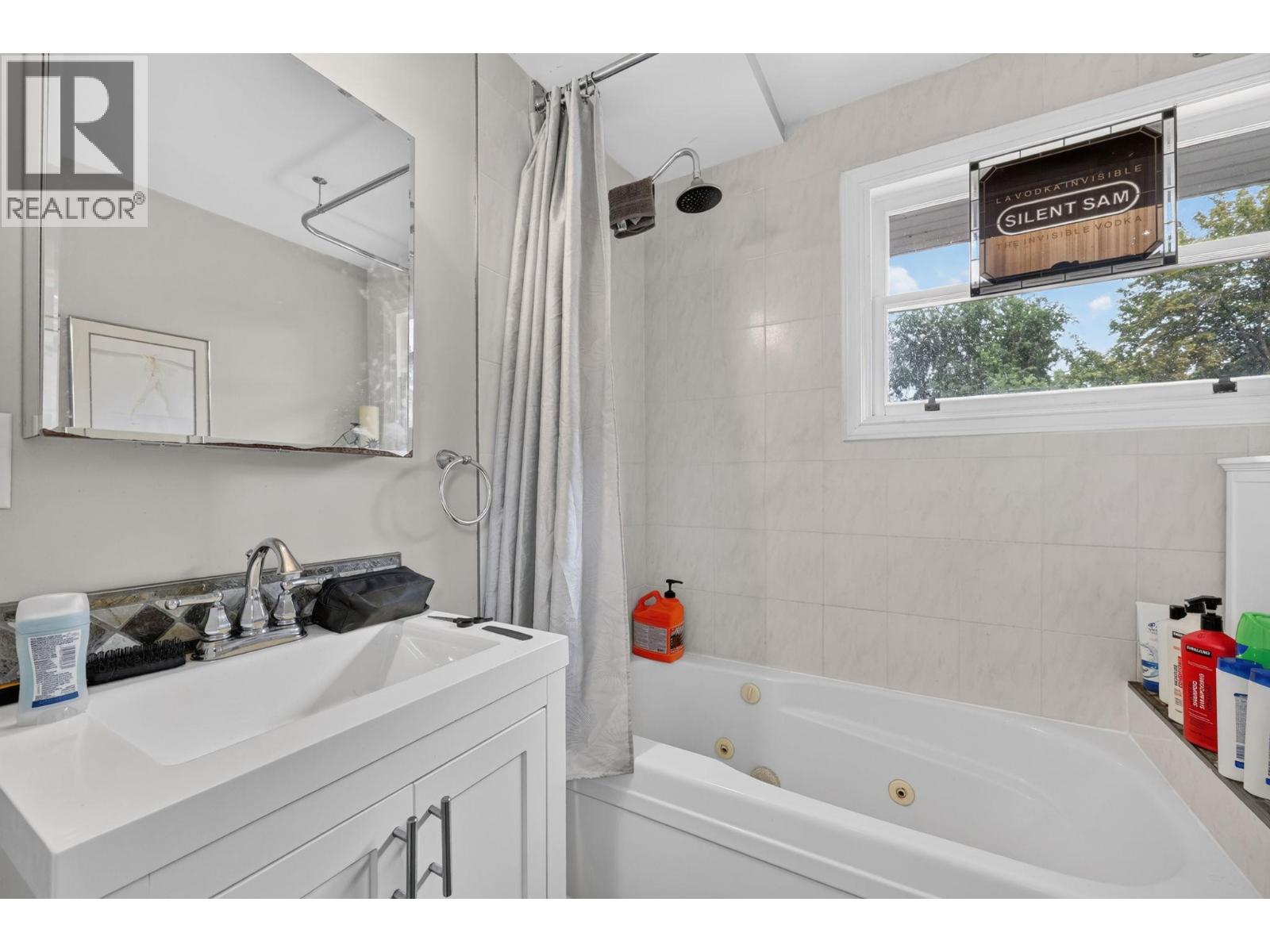  471 Cadder Avenue, Kelowna