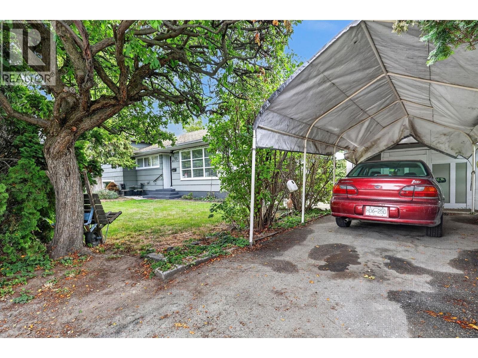  471 Cadder Avenue, Kelowna
