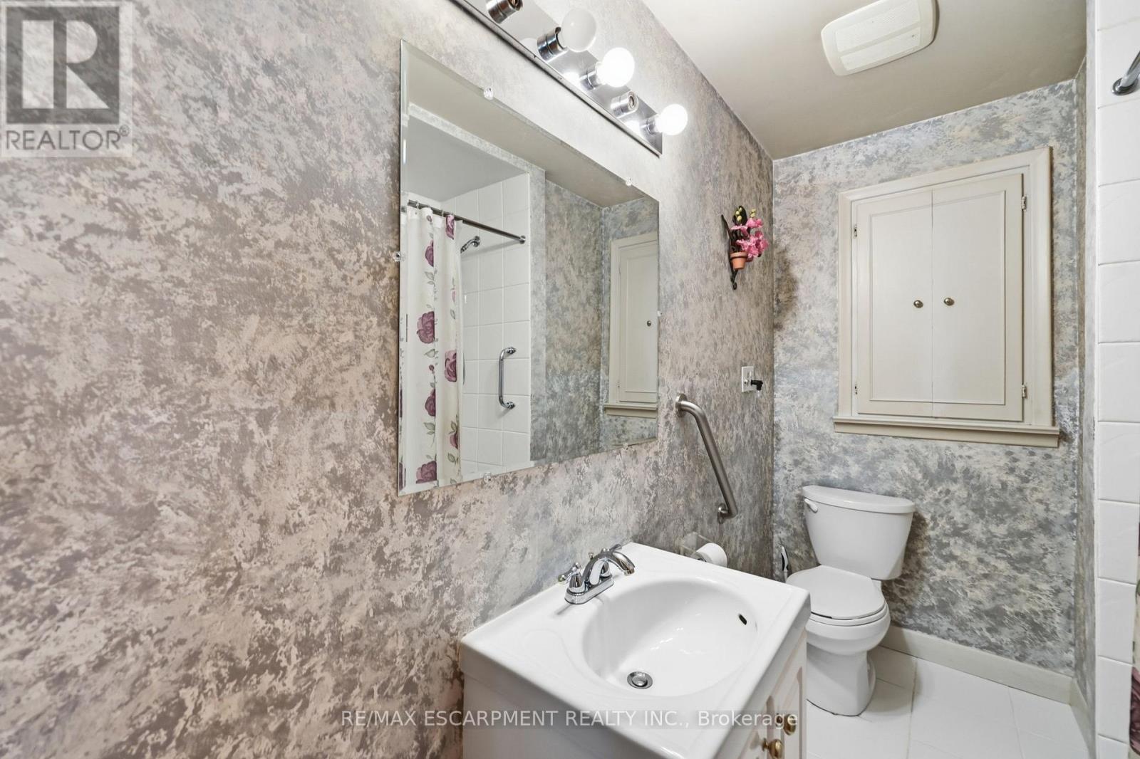 522 ENFIELD ROAD - 19